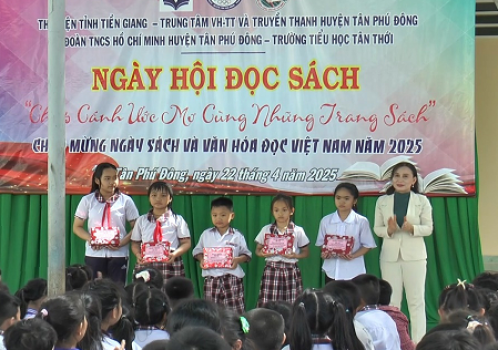 Ngày hội đọc sách với chủ đề “Chắp cánh ước mơ cùng những trang sách